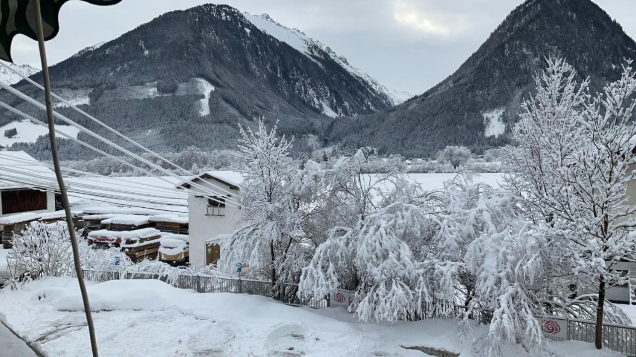 Hotel Wildrose Neukirchen am Großvenediger Εξωτερικό φωτογραφία